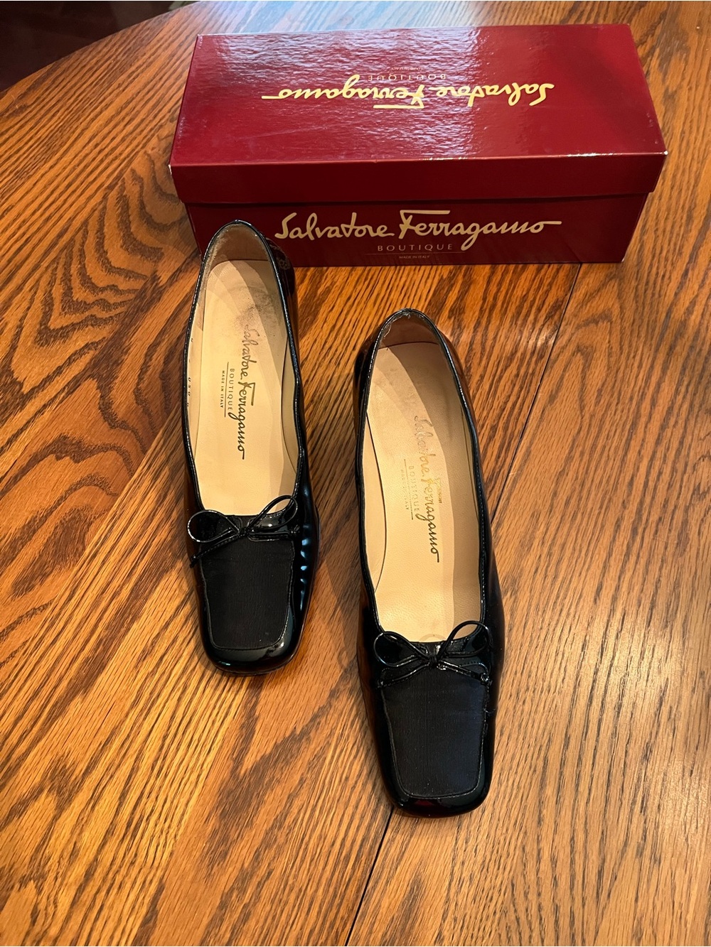 Vintage Salvatore Boutique Black   Leather Pumps with Bow
